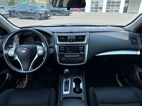 Used 2017 Nissan Altima 2.5 SR w/ Midnight Edition Package FWD image 13