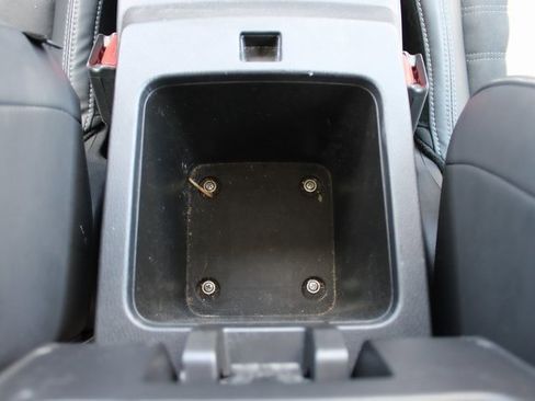 Used 2022 Mitsubishi Outlander SE image 17