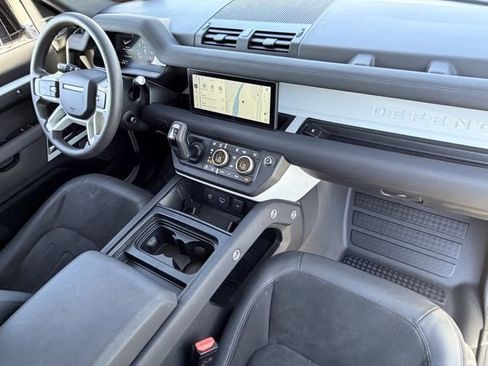 Used 2020 Land Rover Defender 110 SE image 21