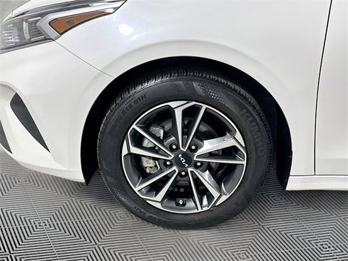 Used 2023 Kia Forte LXS image 28