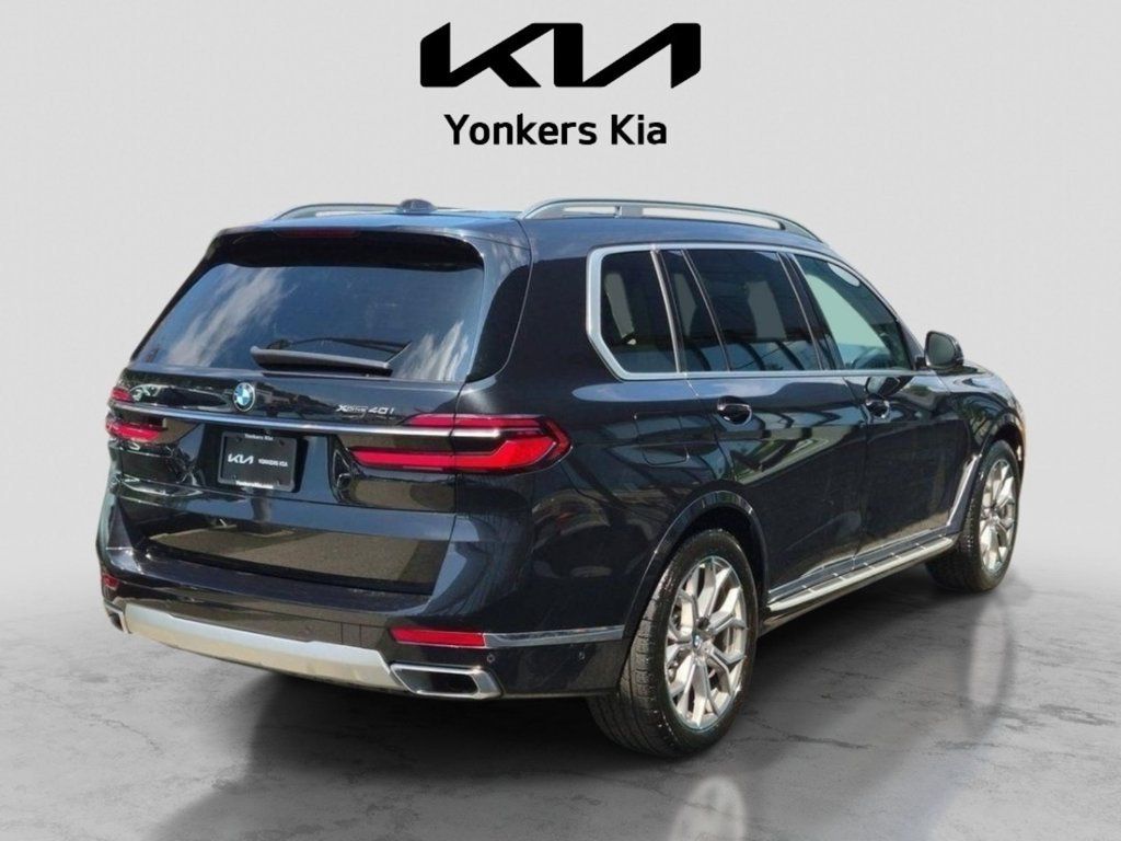 Used 2025 BMW X7 xDrive40i AWD/4WD image 6