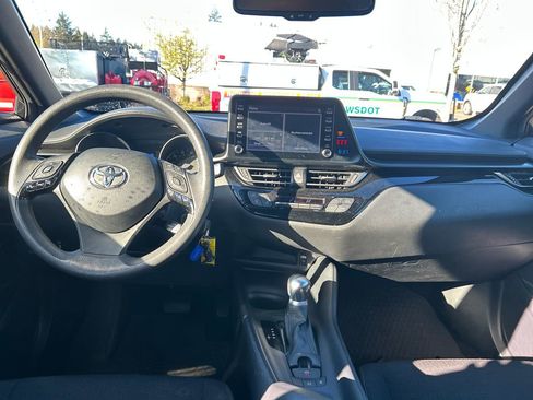 Used 2019 Toyota C-HR LE image 16