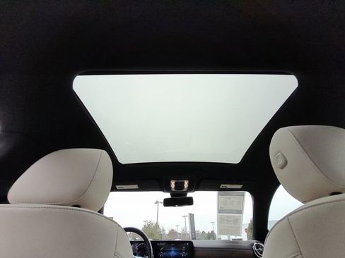 Used 2023 Mercedes-Benz CLA 250 4MATIC w/ Premium Package image 11