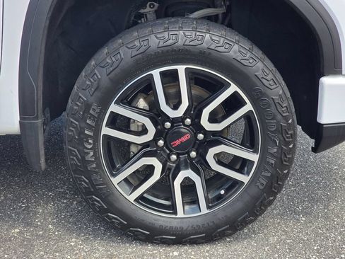 Certified 2023 GMC Sierra 1500 AT4 w/ Technology Package AWD/4WD image 27