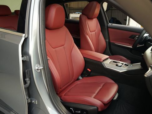 Used 2025 BMW 330i Sedan RWD image 4