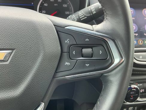 Used 2022 Chevrolet TrailBlazer ACTIV w/ Technology Package FWD image 37