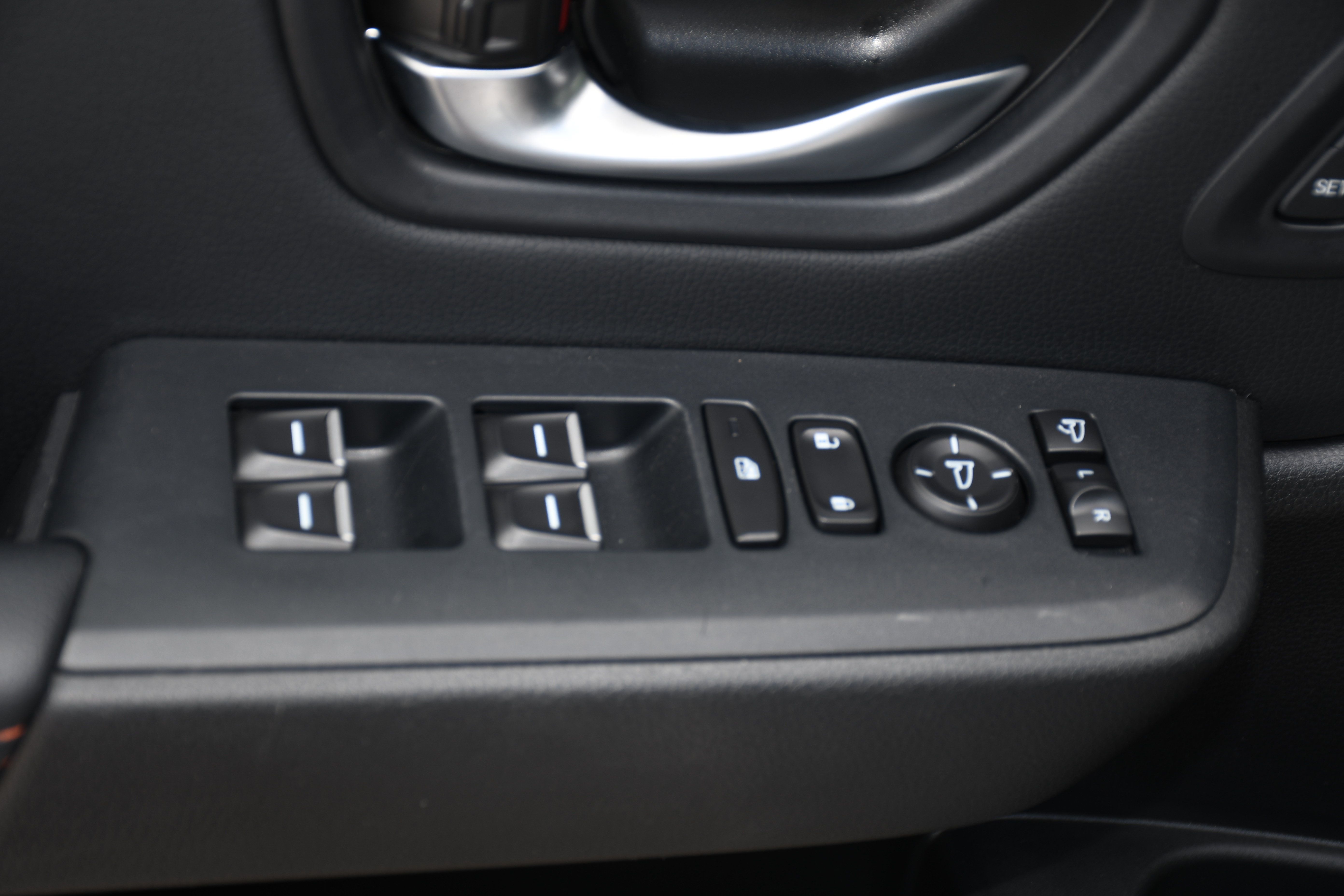 Used 2025 Honda Pilot TrailSport image 13