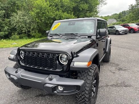 Used 2025 Jeep Wrangler Unlimited Sport AWD/4WD image 1