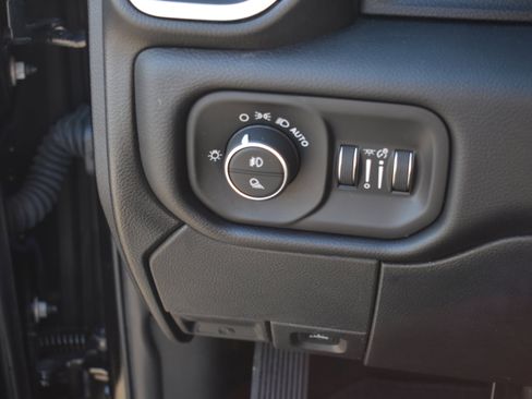 Used 2022 RAM 2500 Laramie w/ Night Edition image 16