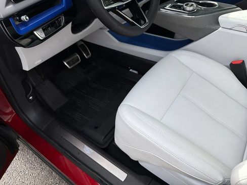 Used 2025 Cadillac Optiq Sport 1 w/ LPO, Floor Liner Package AWD/4WD image 23