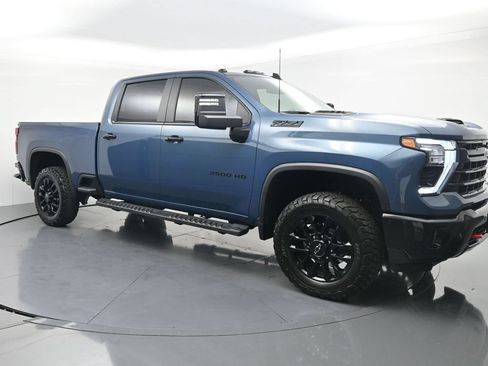 Used 2026 Chevrolet Silverado 3500 LT w/ Trail Boss Package AWD/4WD image 7