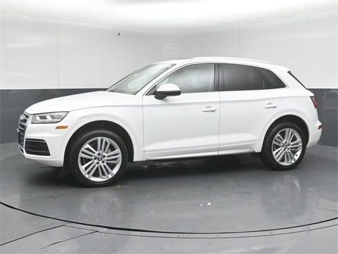 Used 2018 Audi Q5 Prestige w/ Prestige Package image 4