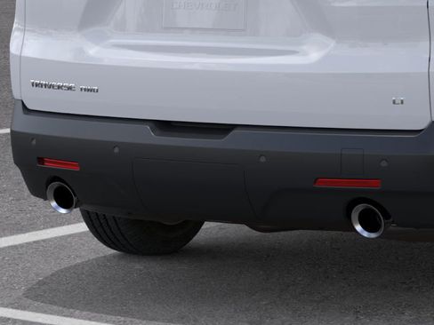 Used 2023 Chevrolet Traverse LT image 38