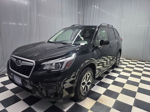 Used 2019 Subaru Forester Premium w/ Popular Package #1 AWD/4WD image 1