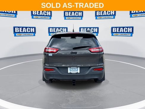 Used 2018 Jeep Cherokee Latitude w/ Altitude Package FWD image 7
