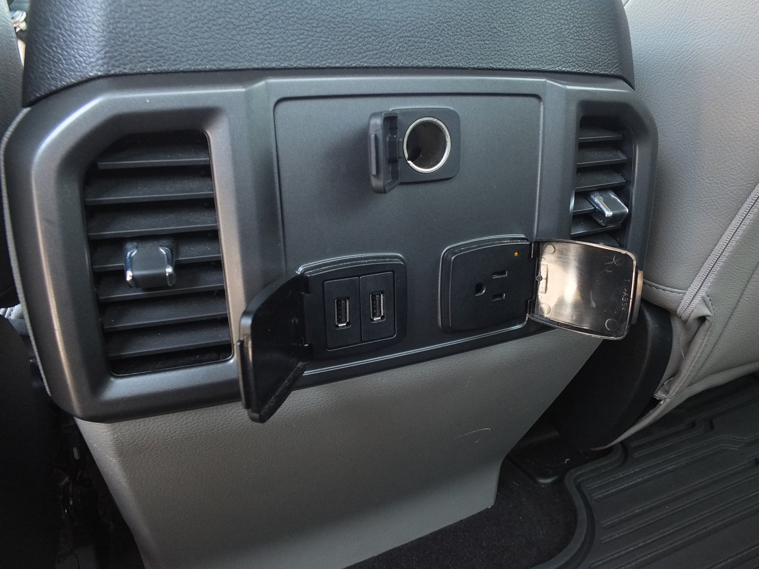 Used 2020 Ford F150 XLT w/ Equipment Group 302A Luxury AWD/4WD image 16
