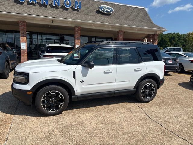 Certified 2025 Ford Bronco Sport Outer Banks w/ Outer Banks Tech Package+ AWD/4WD image 1