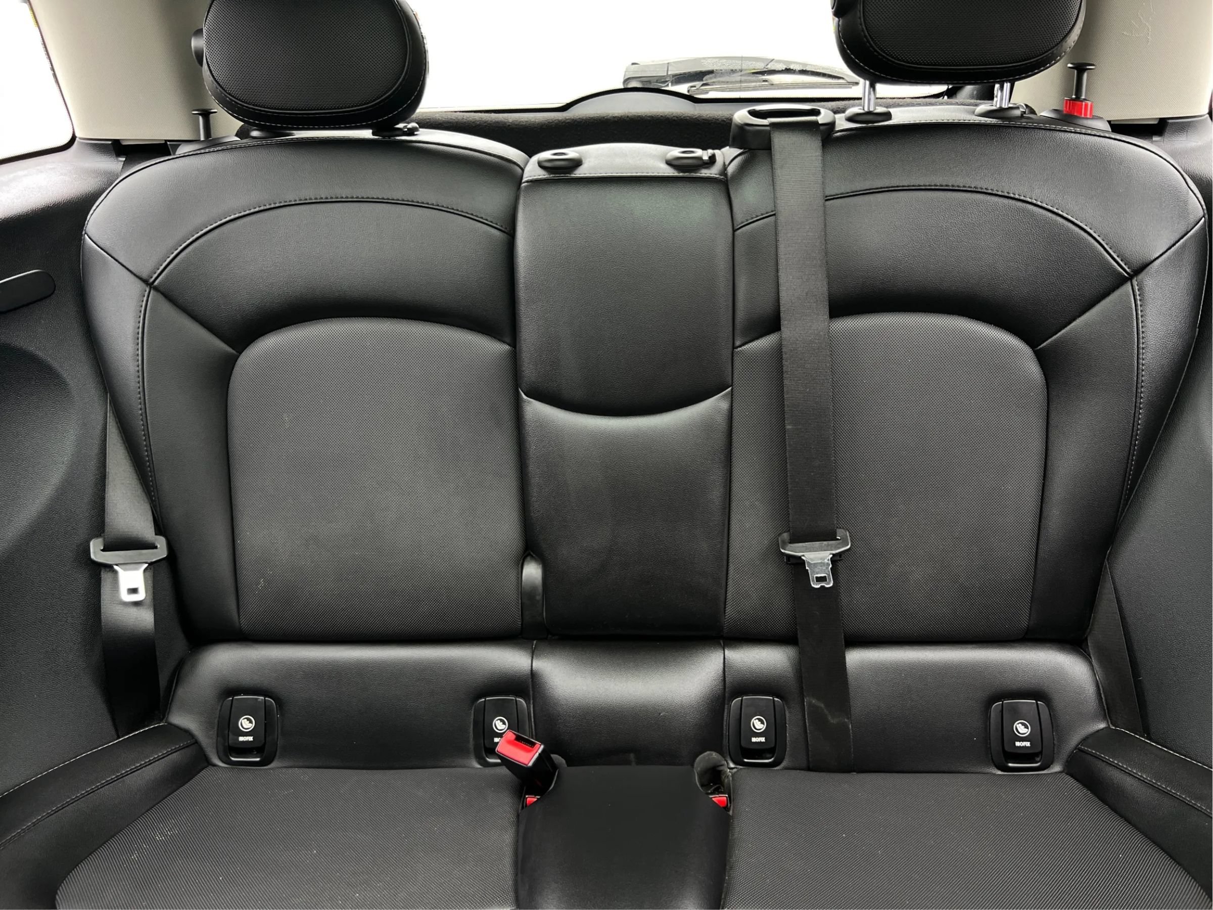 Used 2015 MINI Cooper 4-Door Hardtop FWD image 17