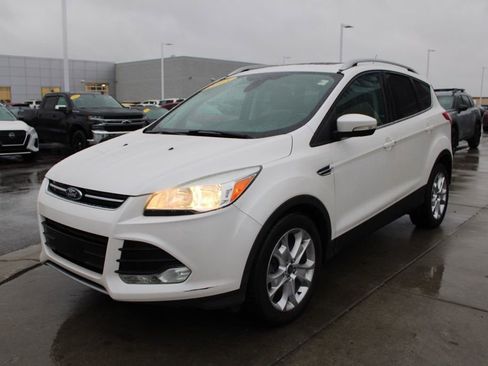 Used 2015 Ford Escape Titanium image 3