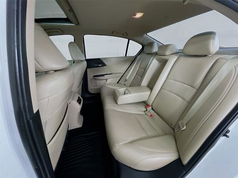 Used 2016 Honda Accord Touring image 29