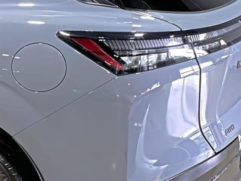 Used 2025 Nissan Murano SL AWD/4WD image 10