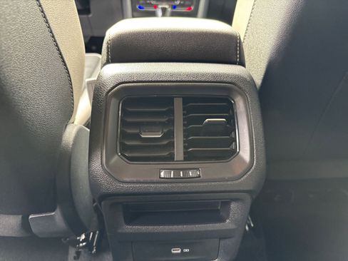 Used 2025 Volkswagen Taos SE image 24