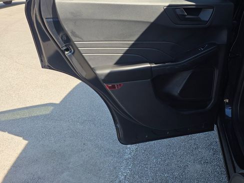 Used 2022 Ford Escape SE w/ Cold Weather Package image 23