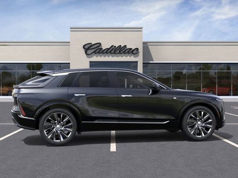 New 2026 Cadillac Lyriq Signature Luxury image 5