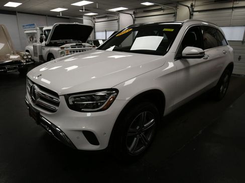 Used 2021 Mercedes-Benz GLC 300 4MATIC image 4