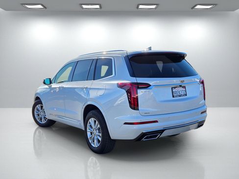 Used 2025 Cadillac XT6 Luxury image 6