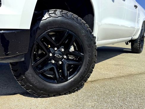 Used 2023 Chevrolet Silverado 1500 Custom Trail Boss image 2