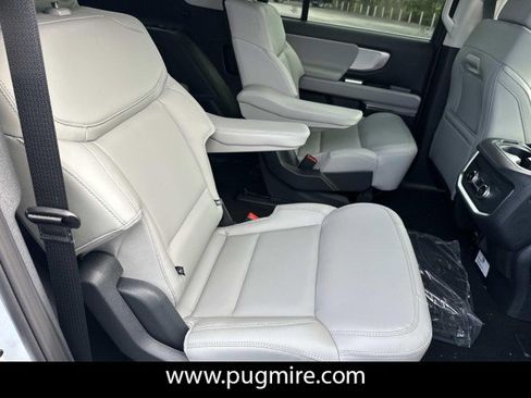 New 2026 Ford Expedition Max Active RWD image 15