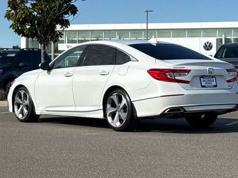 Used 2018 Honda Accord Touring image 6