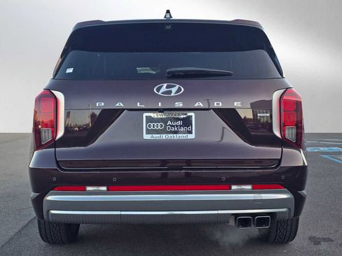 Used 2024 Hyundai Palisade Calligraphy image 4
