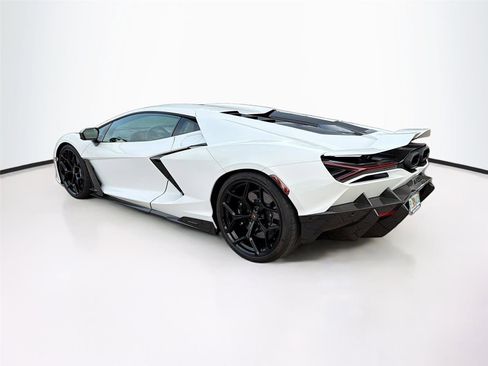Used 2024 Lamborghini Revuelto Coupe image 5