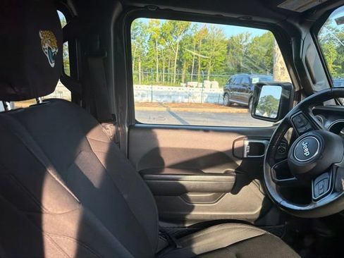 Used 2021 Jeep Wrangler Unlimited Sport AWD/4WD image 12