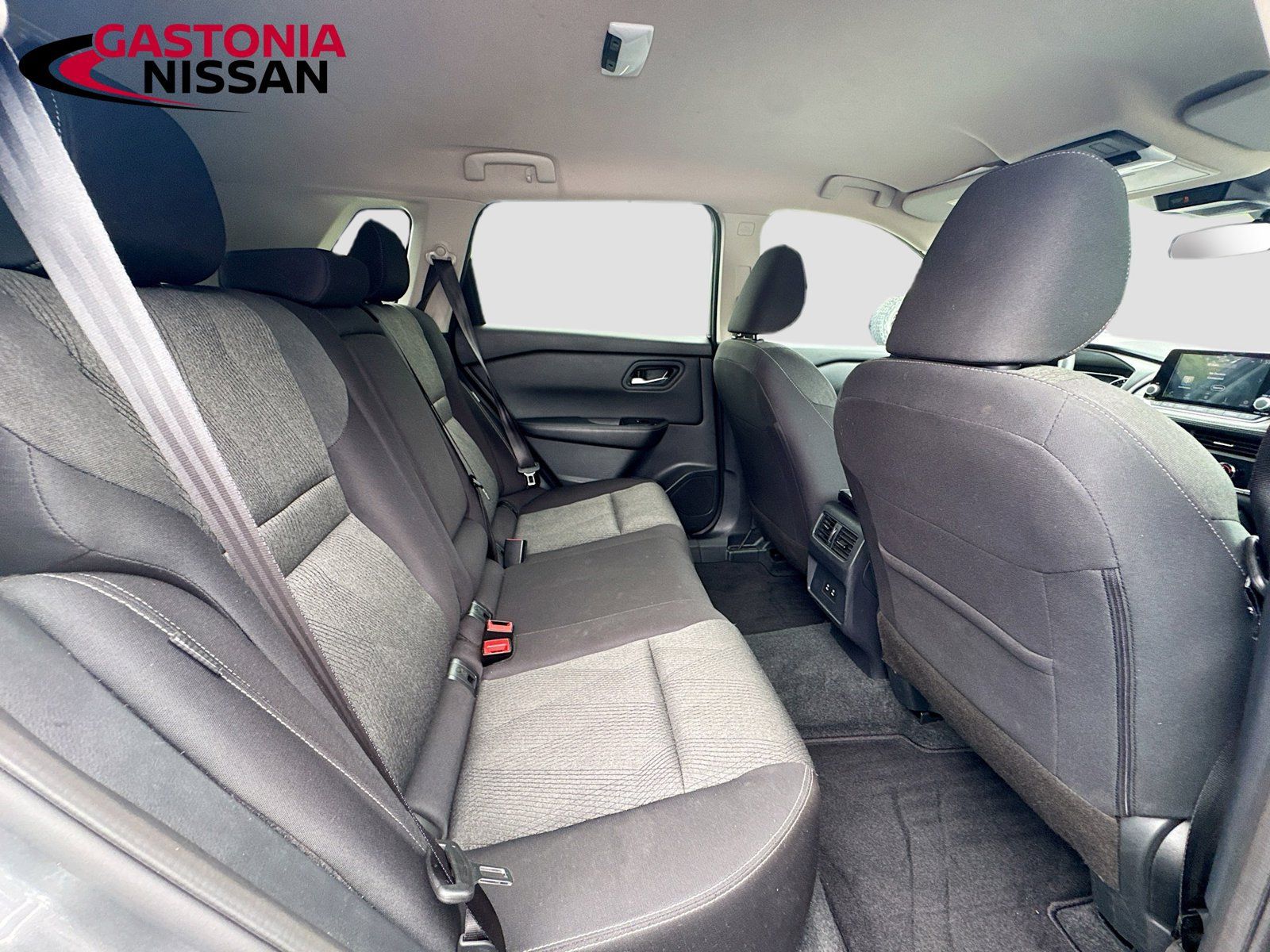 Used 2026 Nissan Rogue SV FWD image 35