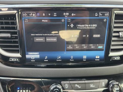 Used 2025 Chrysler Pacifica Select FWD image 16