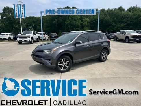 Used 2018 Toyota RAV4 XLE FWD image 1