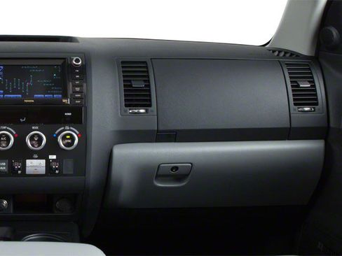 Used 2013 Toyota Sequoia Limited AWD/4WD image 20