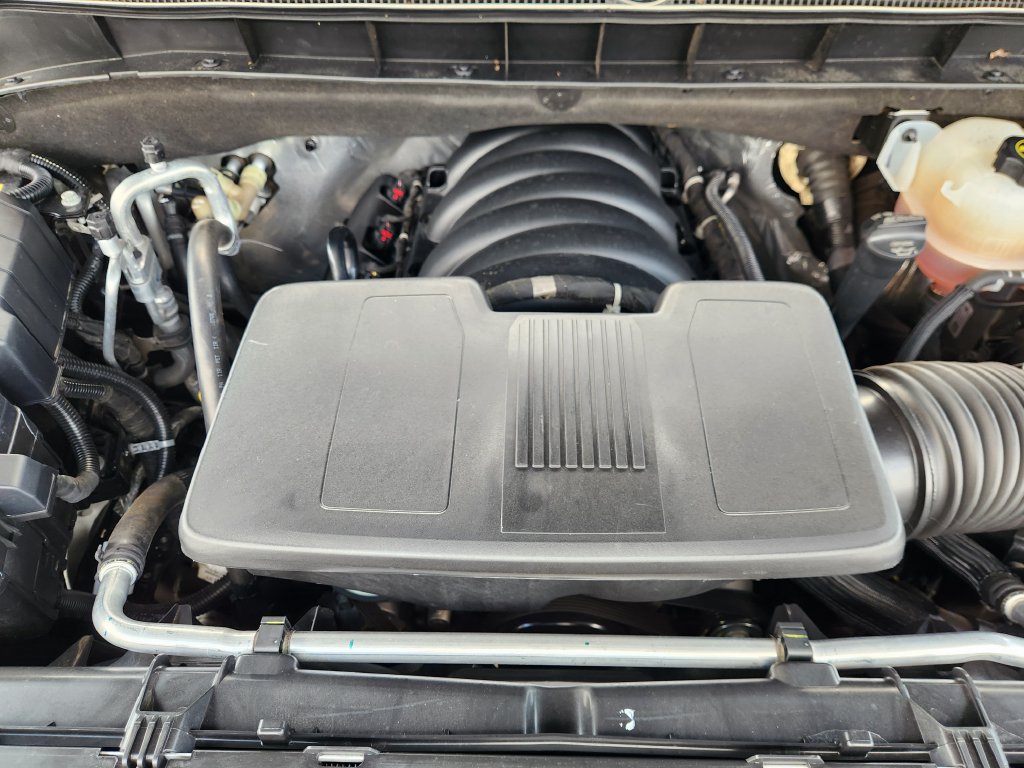 Used 2025 Chevrolet Suburban Z71 AWD/4WD image 32