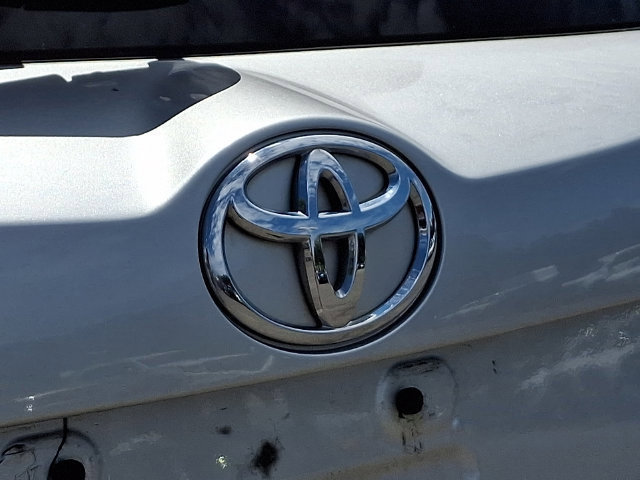 Used 2014 Toyota RAV4 XLE AWD/4WD image 31
