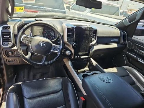Used 2019 RAM 1500 Laramie AWD/4WD image 4