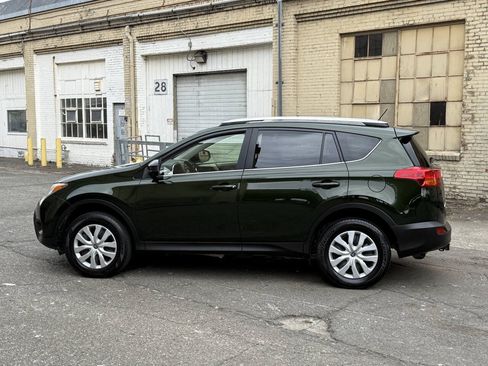 Used 2013 Toyota RAV4 LE AWD/4WD image 4