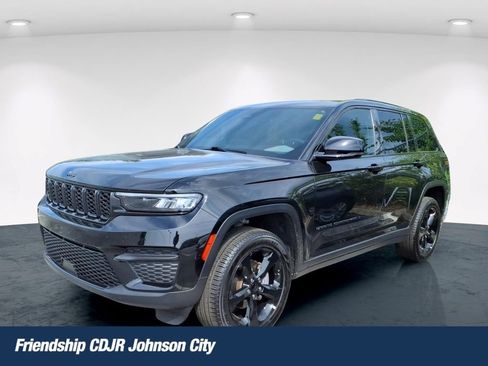 Certified 2024 Jeep Grand Cherokee Altitude AWD/4WD image 1