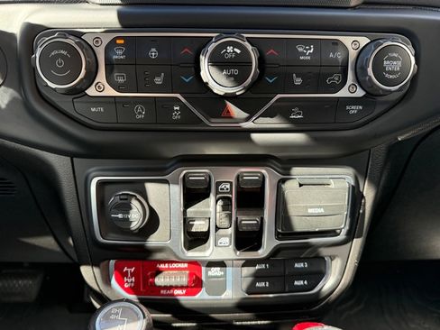 Used 2021 Jeep Gladiator Mojave image 25