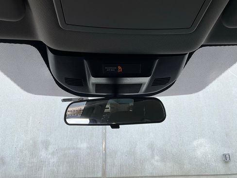 Used 2023 Nissan Rogue S image 18