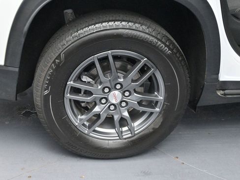 Used 2025 GMC Acadia Elevation image 37