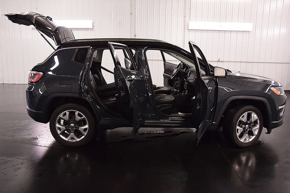 Used 2018 Jeep Compass Limited w/ Navigation Group AWD/4WD image 36