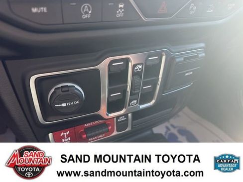 Used 2021 Jeep Gladiator Mojave image 23